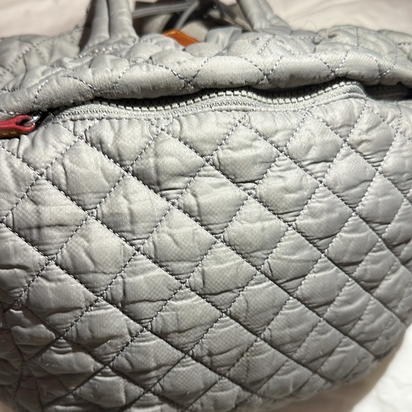 Mz Wallace gray bucket bag. Detachable straps with top handles. - Picture 6 of 14